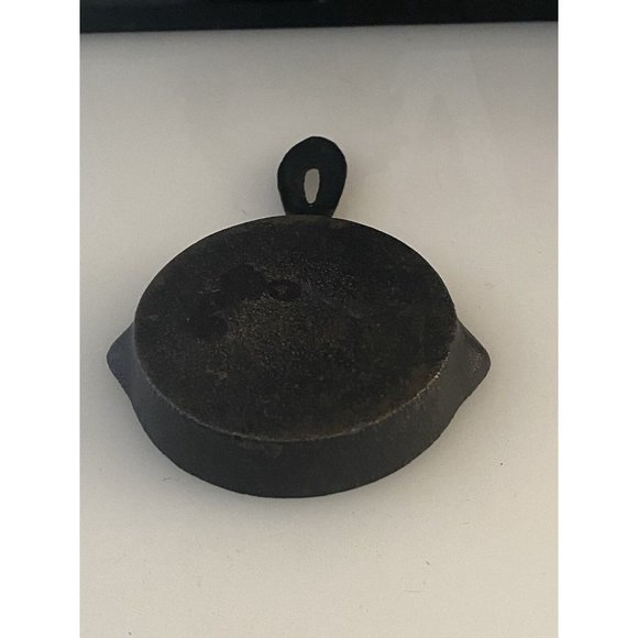 Vintage Mid Century Miniature Cast Iron Skillet Bird LHC‎ Japan Raised Relief - Picture 6 of 16